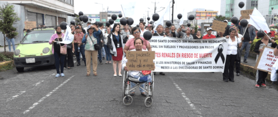 PACIENTES RENALES EXIGEN AL GOBIERNO PRESUPUESTO PARA EL MSP E IESS