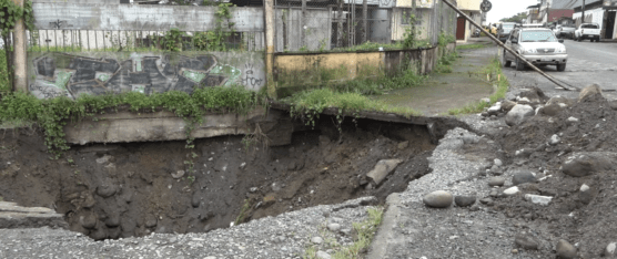 EL SOCAVÓN DE LA GRAN COLOMBIA SIGUE AGRAVÁNDOSE