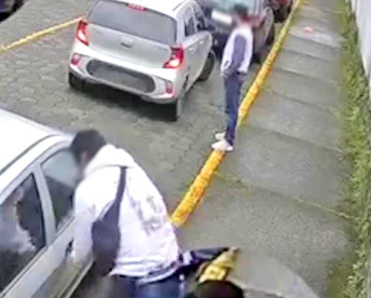 INTENTAN ROBAR UN AUTO QUE SE ENCONTRABA ESTACIONADO