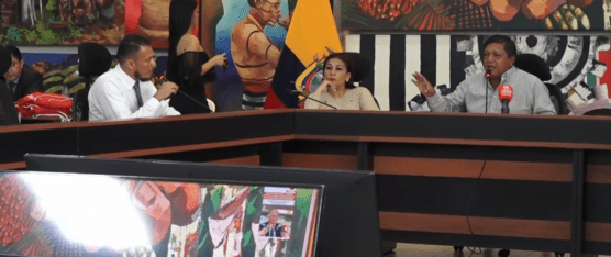 TENSIÓN EN LA SESIÓN DEL CONCEJO MUNICIPAL DE SANTO DOMINGO