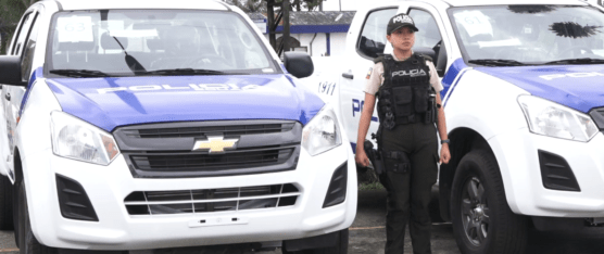 DOTACIÓN DE EQUIPOS, ARMAS Y UNIFORMES PARA LA POLICÍA EN LA PROVINCIA