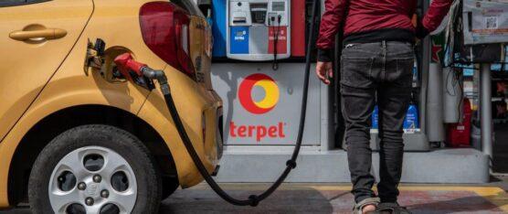 NOBOA EMITE DECRETO EJECUTIVO PARA ENTREGAR BONO POR ELIMINACIÓN DE SUBSIDIO A LA GASOLINA