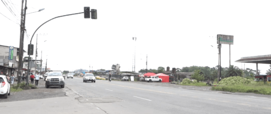 PIDEN ARREGLOS DE SEMÁFOROS EN EL SECTOR DE LA AURORA