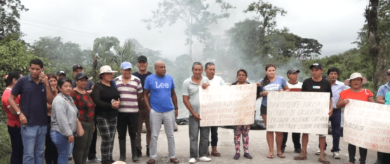 PIDEN MEJORAS VIALES EN LA COLONIA VELASCO IBARRA