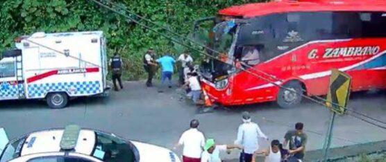 2 PERSONAS FALLECIERON Y 4 HERIDAS DEJÓ UN ACCIDENTE DE TRÁNSITO