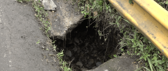 PUENTE RESULTÓ AFECTADO POR CRECIENTE DEL RÍO GUARRASIL