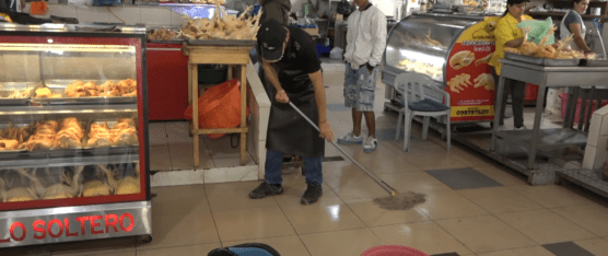 EL SISTEMA DE TUBERÍAS DEL MERCADO MUNICIPAL DE SANTO DOMINGO SE ENCUENTRAN CON GRIETAS