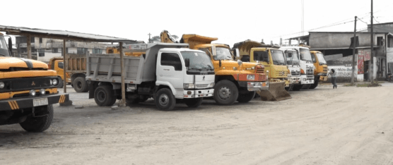 LAS VOLQUETAS DEL MUNICIPIO DE SANTO DOMINGO SON USADAS PARA TRABAJOS PARTICULARES