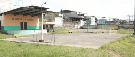 ESPERAN EL TECHADO DE LA CANCHA QUE OFRECIERON LAS AUTORIDADES