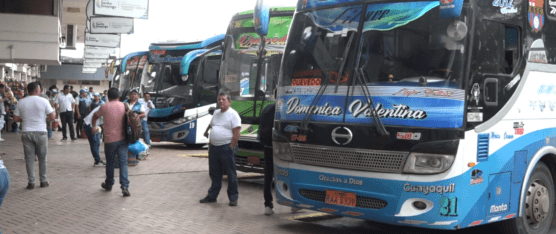 BAJA AFLUENCIA DE USUARIOS DE LA TERMINAL TERRESTRE POR POSIBLES PARALIZACIONES