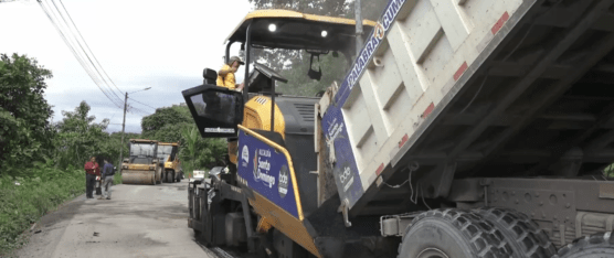 AVANZAN LOS TRABAJOS DE REBACHEO EN LA VÍA LAS MERCEDES