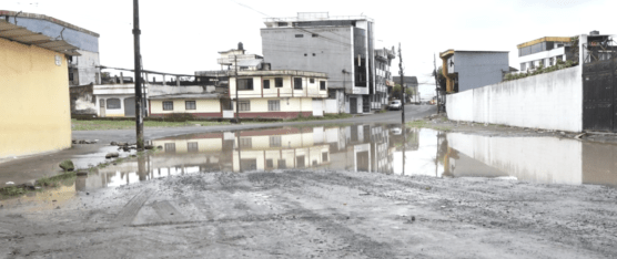 TAPONAMIENTO DE ALCANTARILLADO CAUSA ESTRAGOS EN LA LIBERACIÓN POPULAR