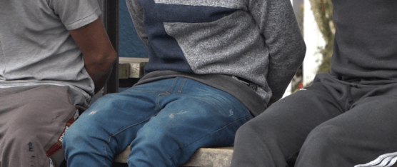 3 DETENIDOS POR MOVILIZARSE EN VEHÍCULO REPORTADO COMO ROBADO