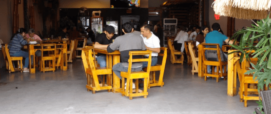 ACTIVIDAD COMERCIAL AFECTADA TRAS CIERRE DE VÍA EN LA AV. QUITO