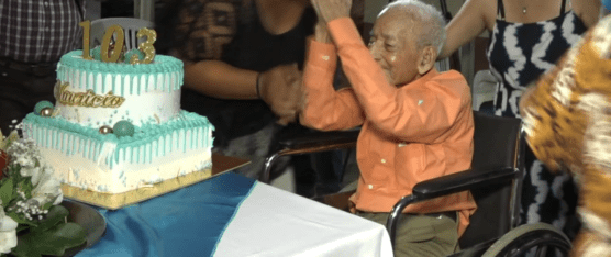 DON MAURICIO BELTRÁN RECIBIÓ SUS 103 AÑOS JUNTO A SU FAMILIA