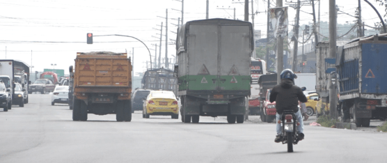 TRANSPORTISTAS TEMEN POR SU INTEGRIDAD AL CIRCULAR POR LAS VÍAS ESTATALES