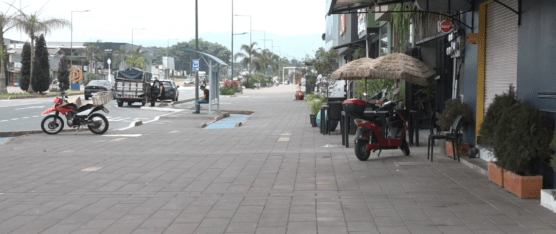 CAYERON LAS VENTAS EN NEGOCIOS DE LA AV. QUITO