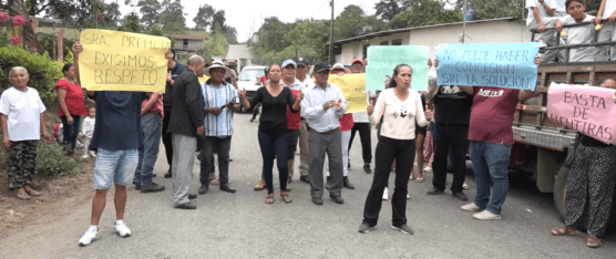 HABITANTES DEL RECINTO LA FLECHA ESTÁN INCONFORMES CON LAS AUTORIDADES