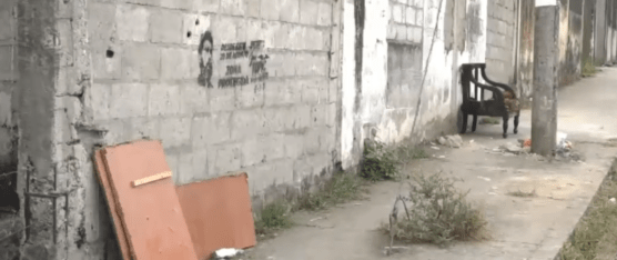 UN TRAMO DE LA CALLE JORGE ARAUJO CHIRIBOGA ES USADO COMO BASURERO