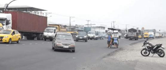 INCREMENTAN LAS QUEJAS POR ACCIDENTES DE TRÁNSITO EN LA VÍA QUEVEDO PRODUCTO DE LOS APAGONES