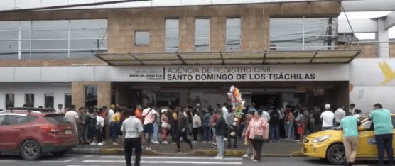 GRAN AFLUENCIA DE USUARIOS EN LA JORNADA EXTENDIDA DE CEDULACIÓN