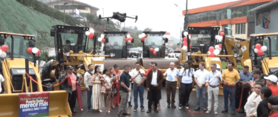 EN PUERTO QUITO SE PRESENTÓ EL EQUIPO CAMINERO PARA ATENCIÓN VIAL