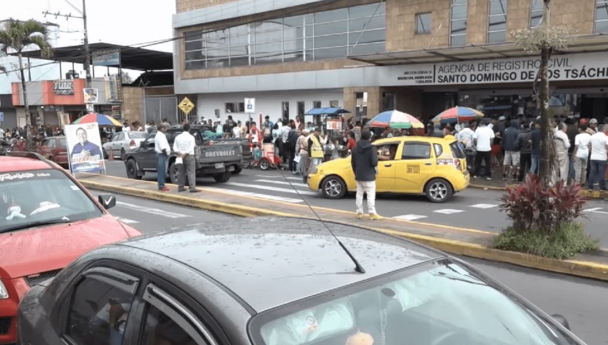 EL REGISTRO CIVIL ESTUVO ABARROTADO ESTE FIN DE SEMANA