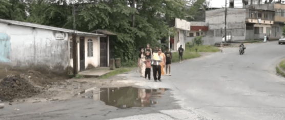 EN LA COOP. ALIANZA CARCHENSE HAY MALESTAR POR AGUA ESTANCADA EN LAS CALLES