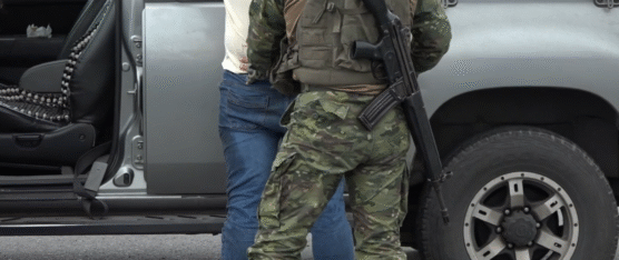 DELINCUENTES USAN VESTIMENTA TIPO MILITAR PARA PARA COMETER DELITOS