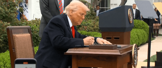 ESTADOS UNIDOS ANUNCIÓ UN ARANCEL DEL 10% PARA TODAS LAS IMPORTACIONES  DE ECUADOR.