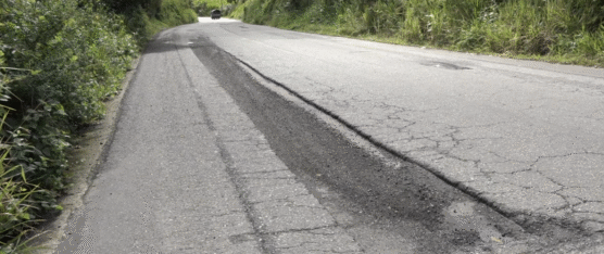 LA VÍA LAS MERCEDES- LOS BANCOS CONTINÚA DETERIORÁNDOSE