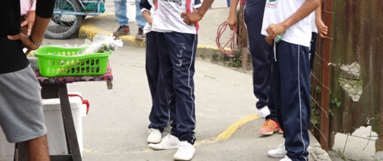 PADRES EXIGEN MAYOR SEGURIDAD POLICIAL EN ESCUELAS DE SANTO DOMINGO