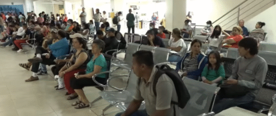 CONTINÚAN LAS MOLESTIAS DEBIDO A LA FALTA DE CÉDULAS Y TURNOS EN EL REGISTRO CIVIL