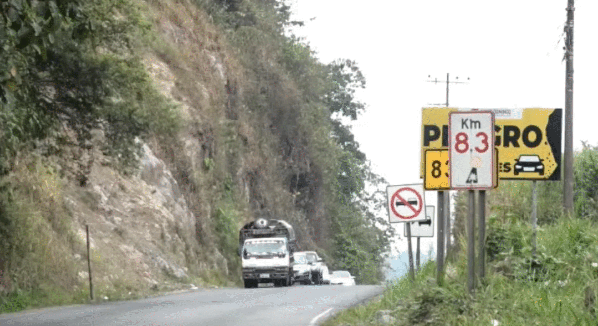 EL CIERRE DEL KM. 83 DE LA VÍA ALÓAG – SANTO DOMINGO SE POSTERGA