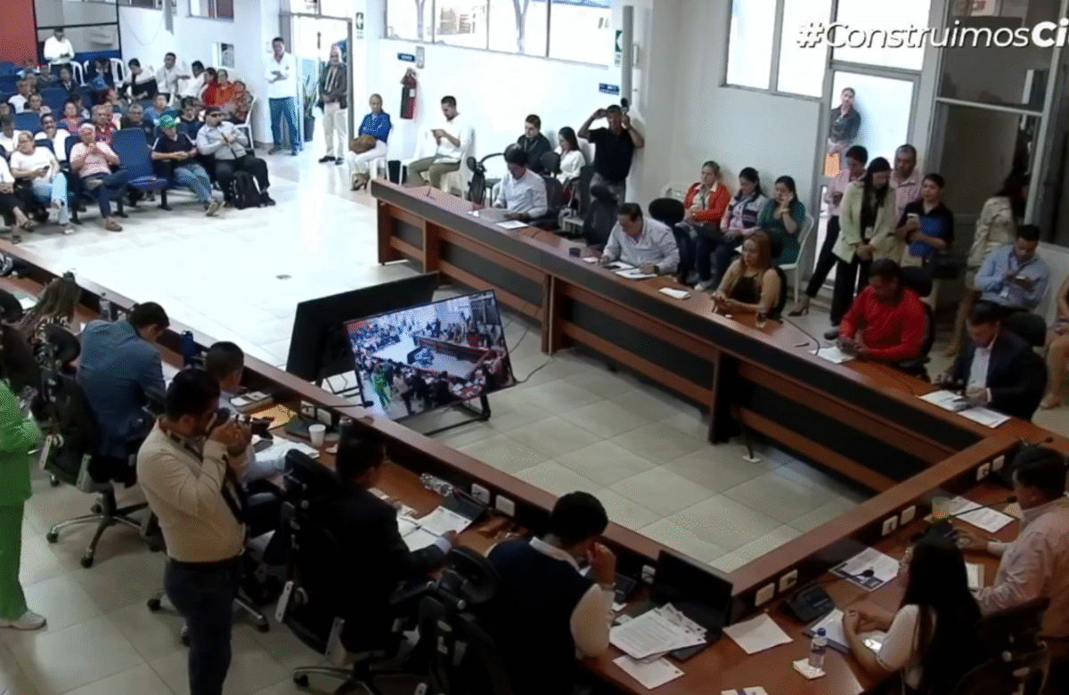 EL ALCALDE INTENTÓ CONSEGUIR LA APROBACIÓN DEL CONCEJO PARA VENTA DE LOTES PÚBLICOS