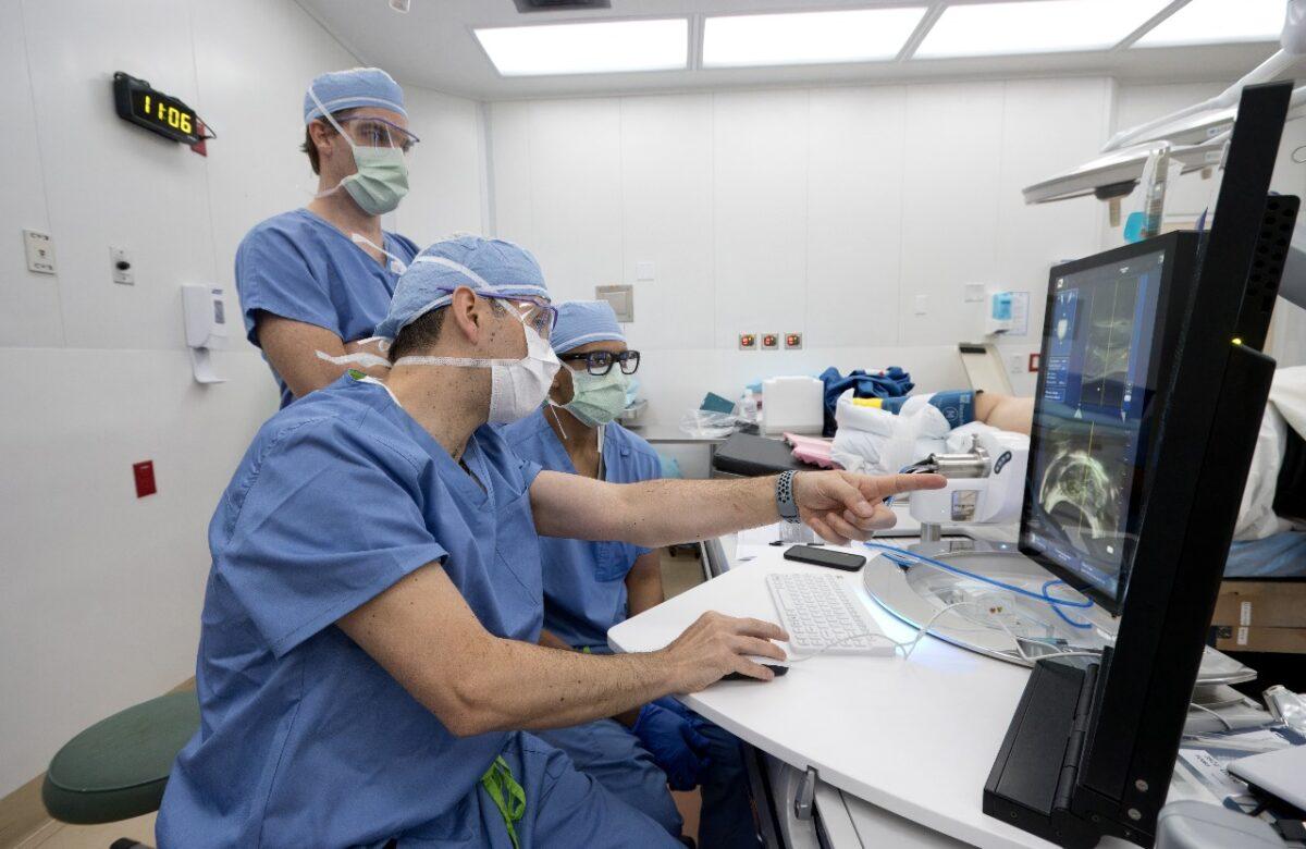 CLEVELAND CLINIC REALIZA PRIMER PROCEDIMIENTO TRANSCONTINENTAL DE HIFU PARA TRATAR CÁNCER DE PRÓSTATA