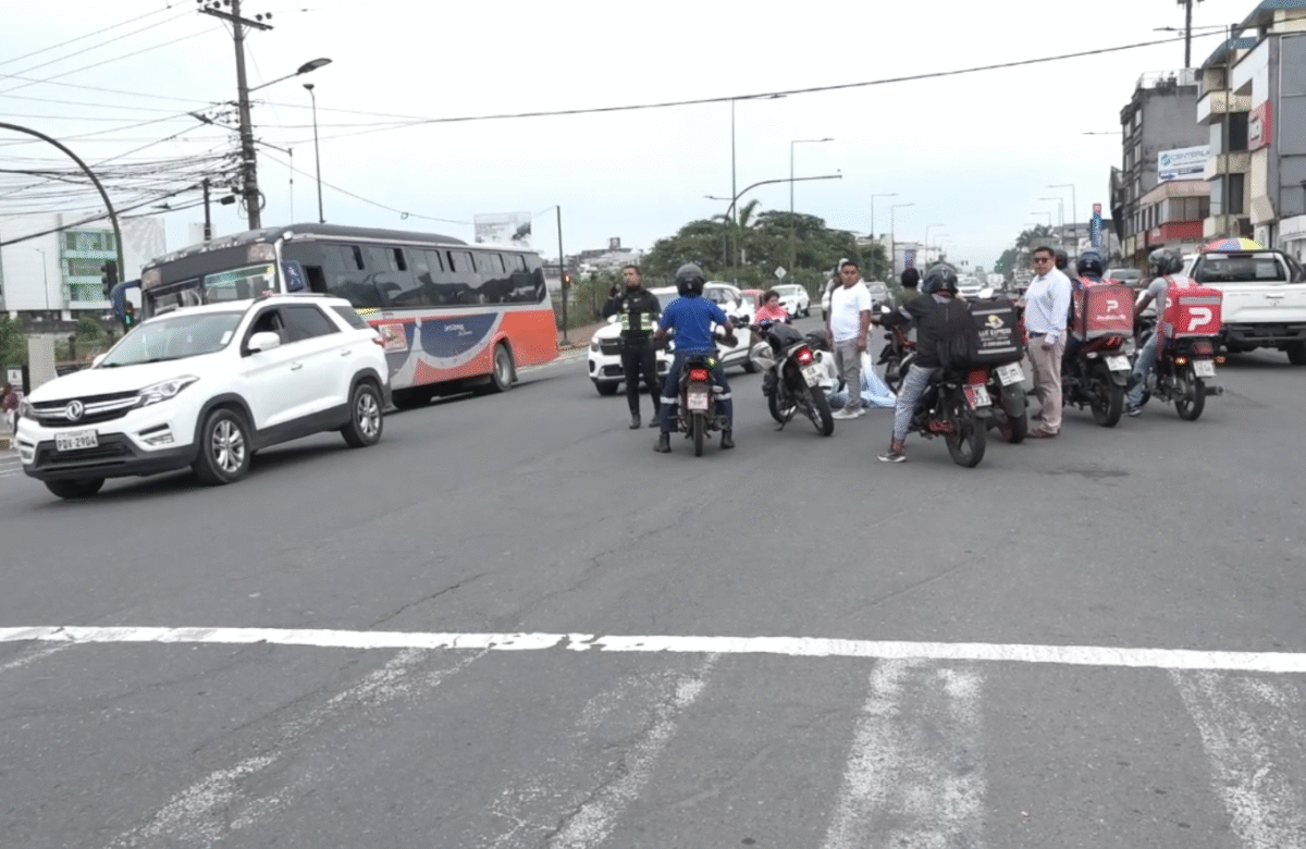 UN ACCIDENTE DE TRÁNSITO SE REGISTRÓ EN LA AV. QUITO