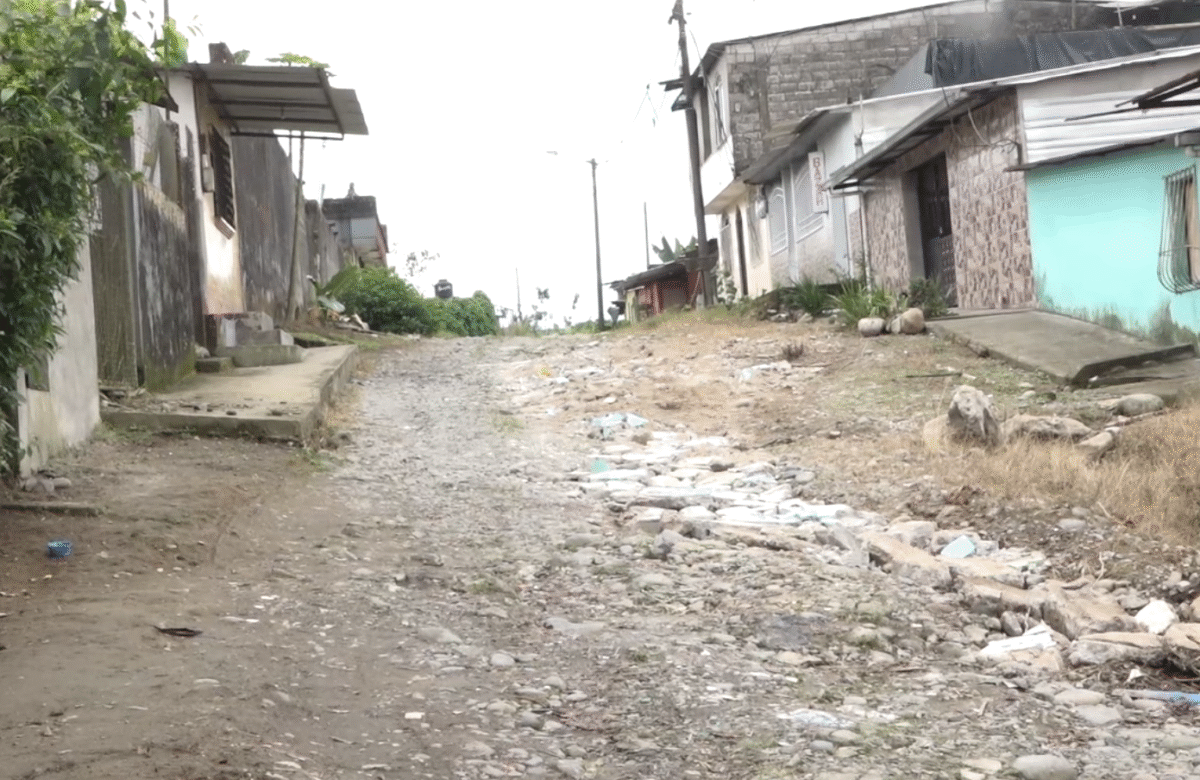 VECINOS DEL COMITÉ PRO MEJORAS DENUNCIAN ABANDONO MUNICIPAL