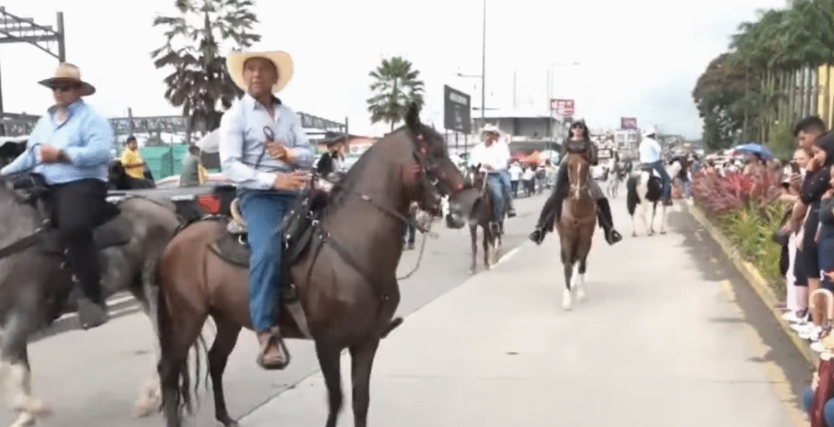 LOS CIUDADANOS VIVIERON CON GRAN EMOCIÓN LA CABALGATA 2025