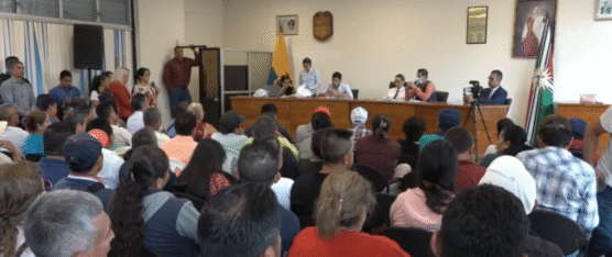 COMUNEROS EXIGEN MANTENIMIENTO VIAL A LA PREFECTURA DE SANTO DOMINGO DE LOS TSÁCHILAS