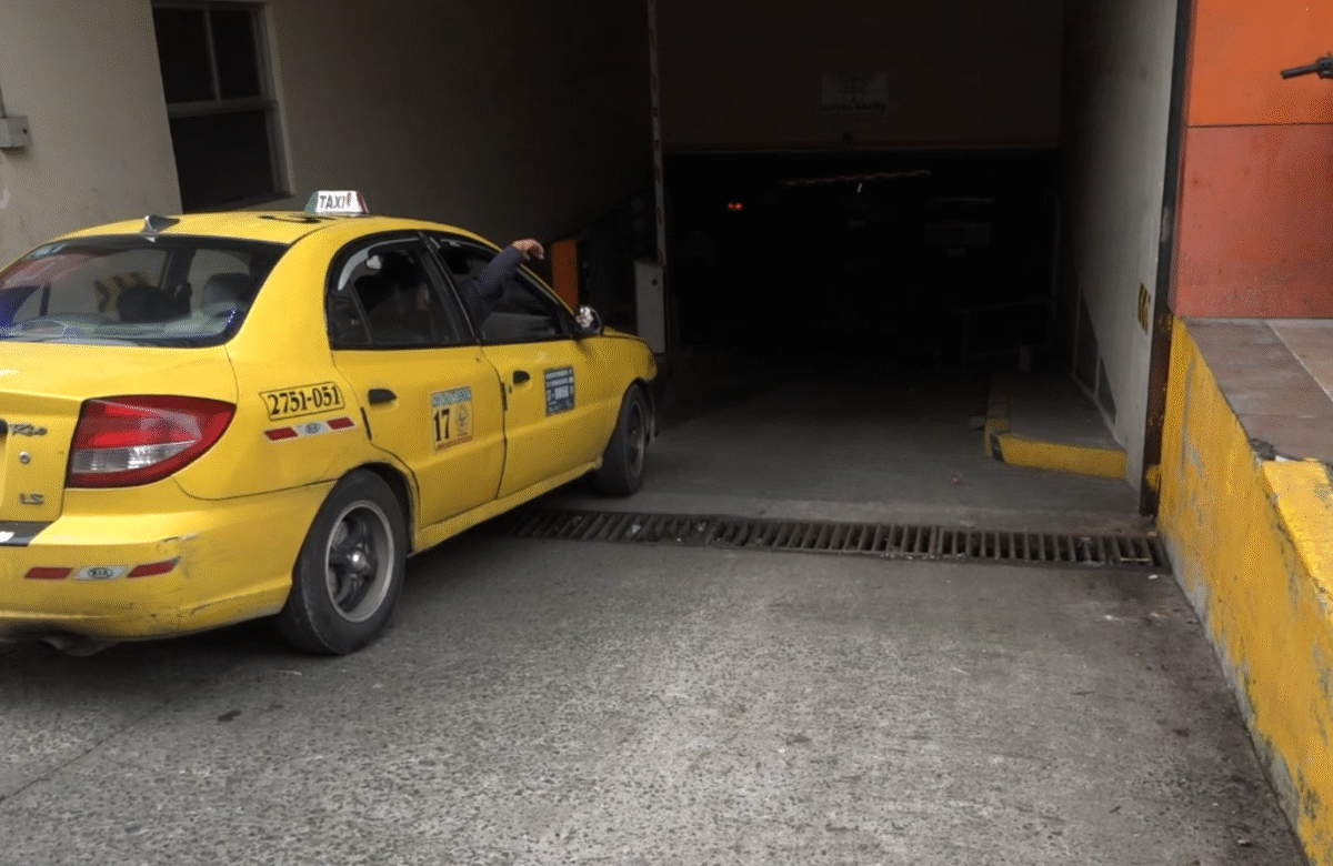 PARQUEADERO DEL MERCADO CENTRAL SIGUE SIN PLUMAS NI BUENA ILUMINACIÓN