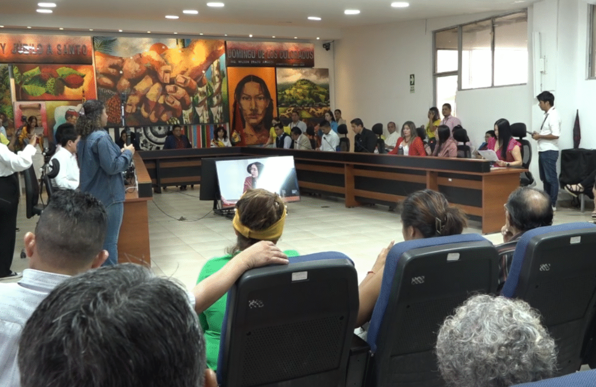 ALTERCADO ENTRE COMERCIANTES AUTÓNOMOS Y AGENTES DE CONTROL SE TRATÓ EN EL CONCEJO