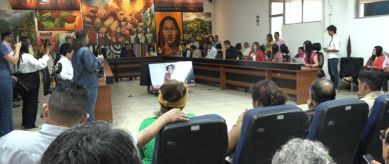 ALTERCADO ENTRE COMERCIANTES AUTÓNOMOS Y AGENTES DE CONTROL SE TRATÓ EN EL CONCEJO