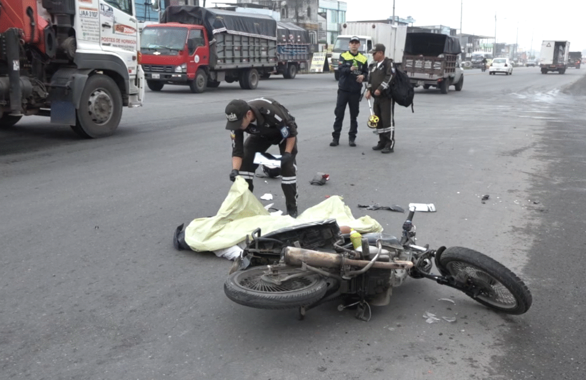 UN MUERTO TRAS ACCIDENTE DE TRÁNSITO ENTRE TRES VEHÍCULOS EN SANTO DOMINGO