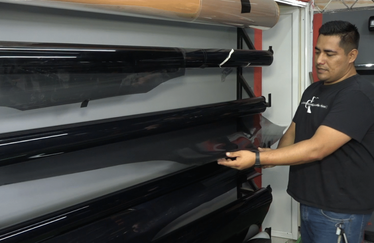 HASTA EN UN 80% AUMENTÓ LA DEMANDA DE LÁMINAS DE SEGURIDAD PARA VEHÍCULOS