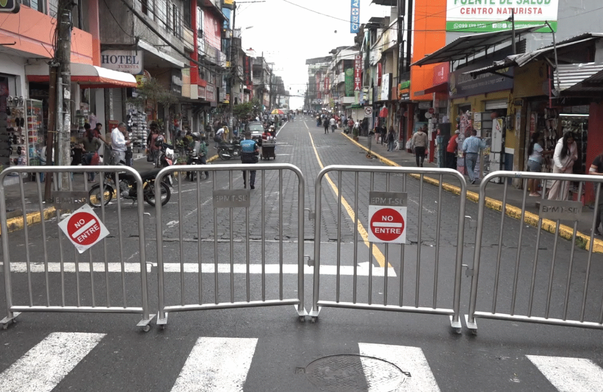 DUEÑOS DE NEGOCIOS EN LA CALLE AMBATO EXPRESARON SU MALESTAR POR EL CIERRE DEL ACCESO
