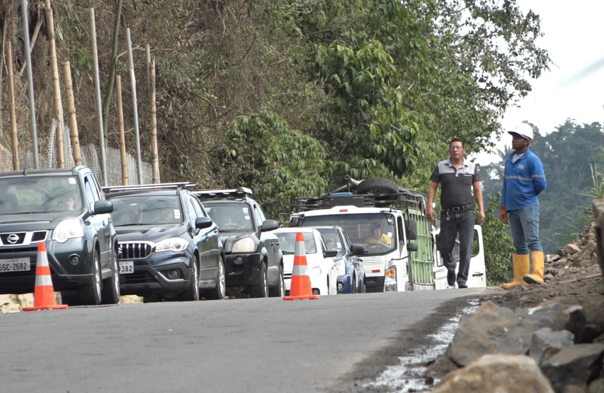 CIERRAN POR UNA HORA LA VÍA ALÓAG–SANTO DOMINGO PARA RETIRAR MATERIAL EN EL KM 83