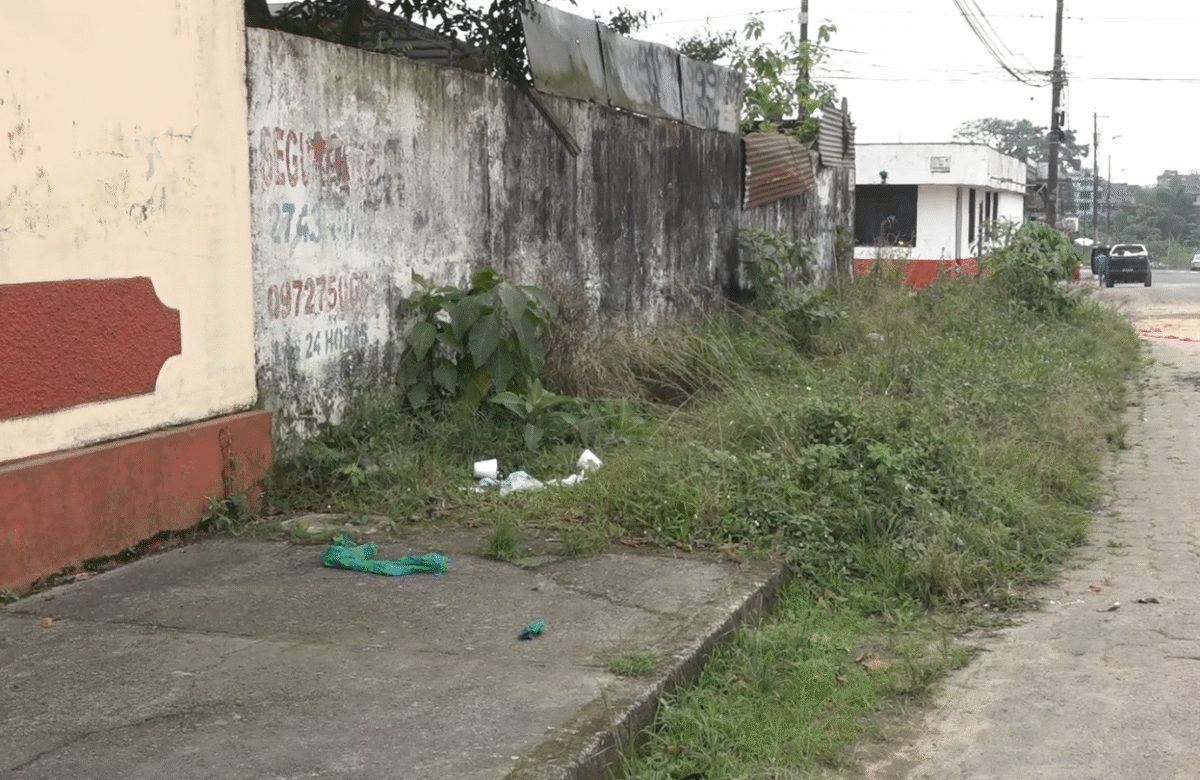 VECINOS DE MARISCAL SUCRE EXIGEN ASFALTO EN CALLE RÍO SILANTE PENDIENTE