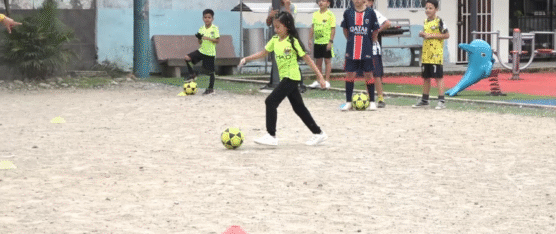 ESCUELA DE FÚTBOL ALBORADA DEL BOMBOLÍ FORMA A NIÑOS Y NIÑAS QUE SUEÑAN CON SER PROFESIONALES