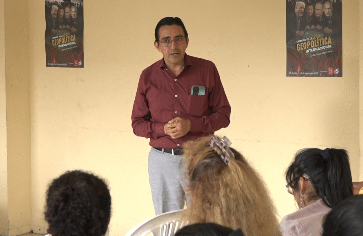 UNE BUSCA QUE SE DECLARE EN EMERGENCIA EL SISTEMA EDUCATIVO